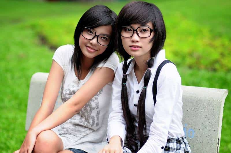 women wearing glasses